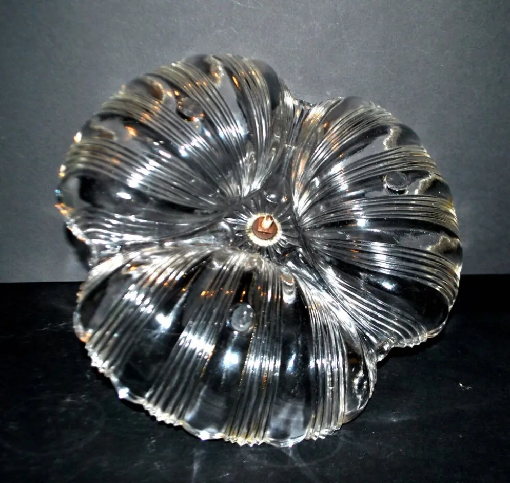 Coupe polylobée art nouveau en verre moulé forme coquille 1900-1910
