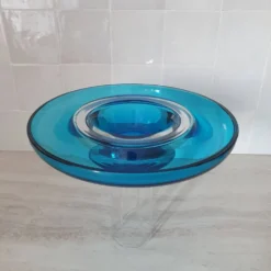 Coupe ronde en verre bleu Murano par Venini / signé