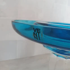 Coupe ronde en verre bleu Murano par Venini / signé
