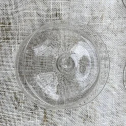 Coupes anciennes en verre gravées pois et stries années 40-50
