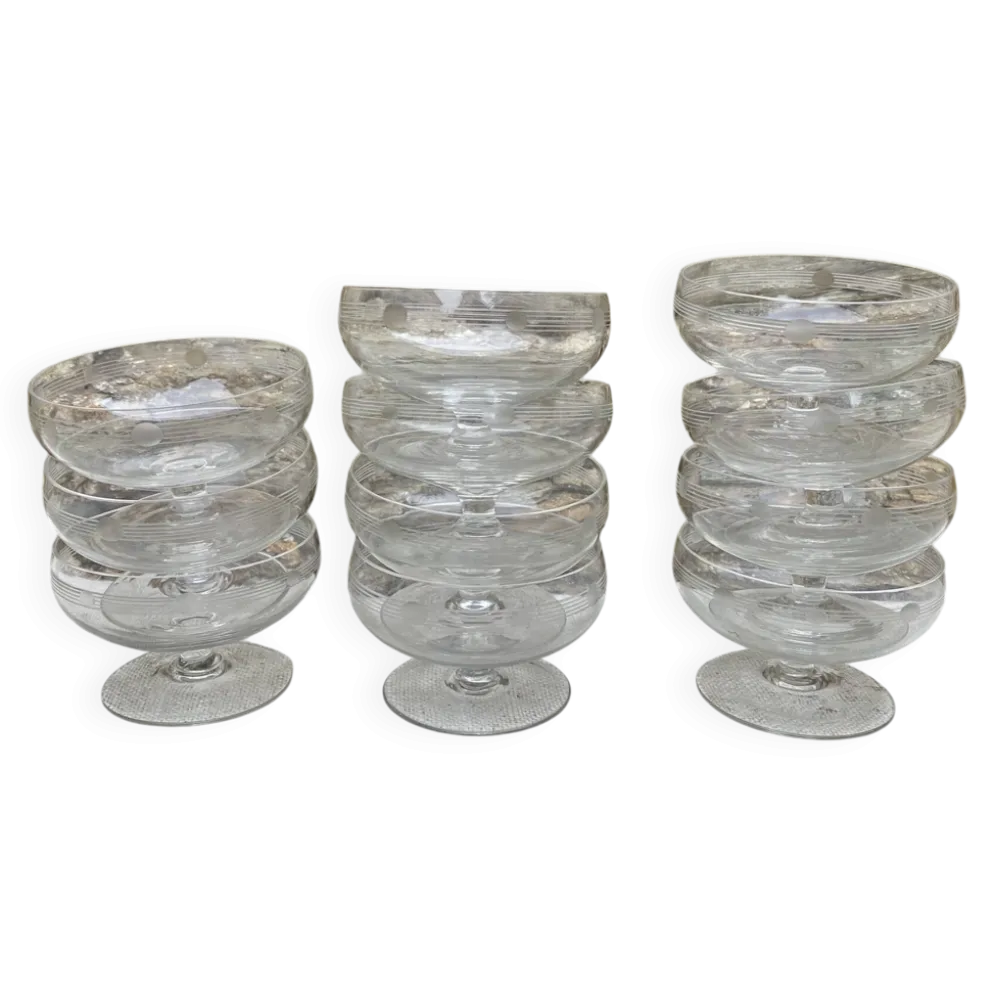 Coupes anciennes en verre gravées pois et stries années 40-50
