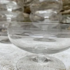 Coupes anciennes en verre gravées pois et stries années 40-50