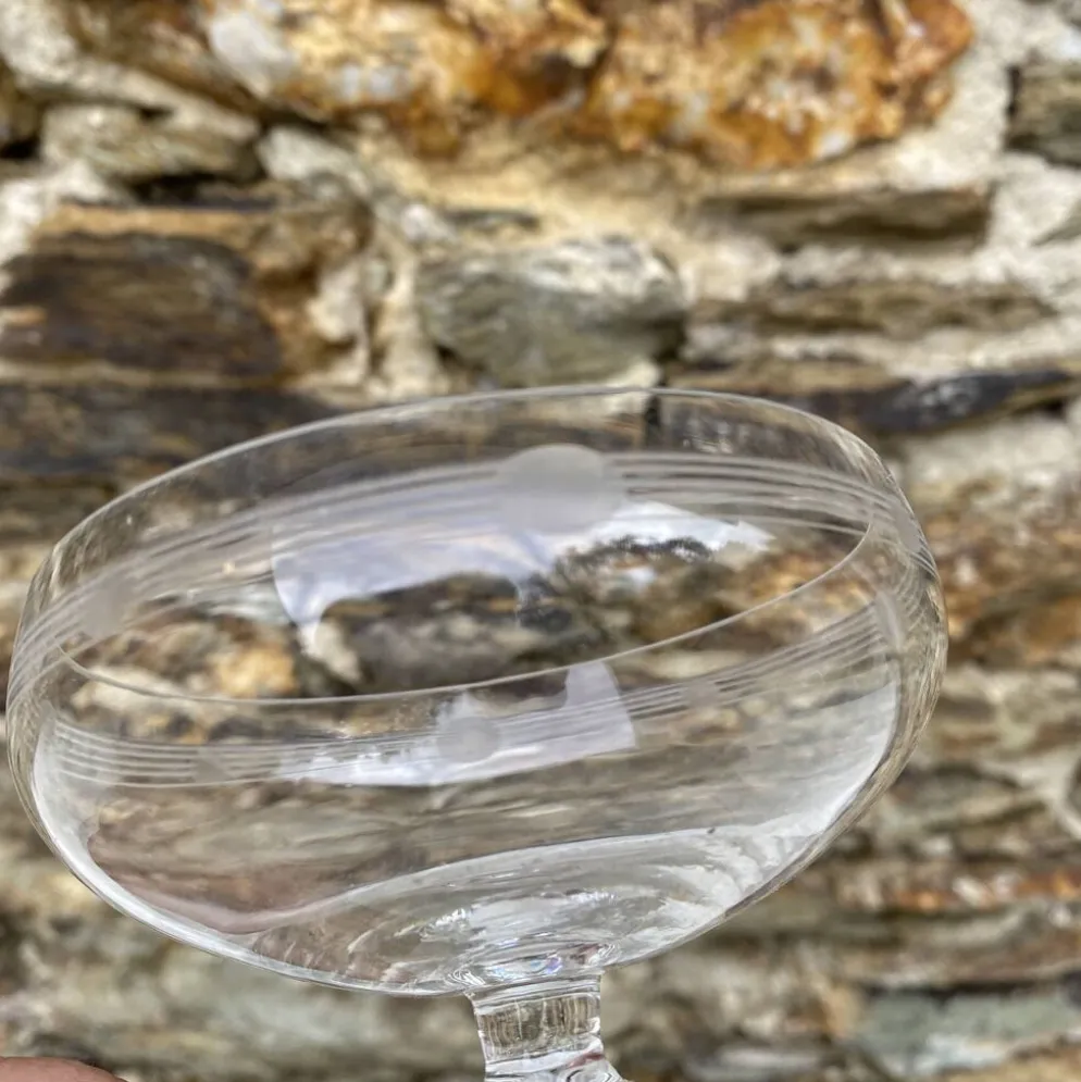 Coupes anciennes en verre gravées pois et stries années 40-50