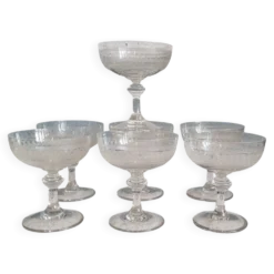 7 coupes à champagne en cristal