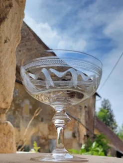 8 coupes à champagne en cristal fin XIXème début XXème