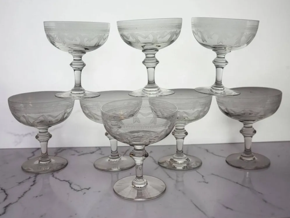8 coupes à champagne en cristal fin XIXème début XXème