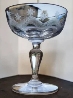 8 coupes à champagne en verre gravé Meisenthal, Art Déco