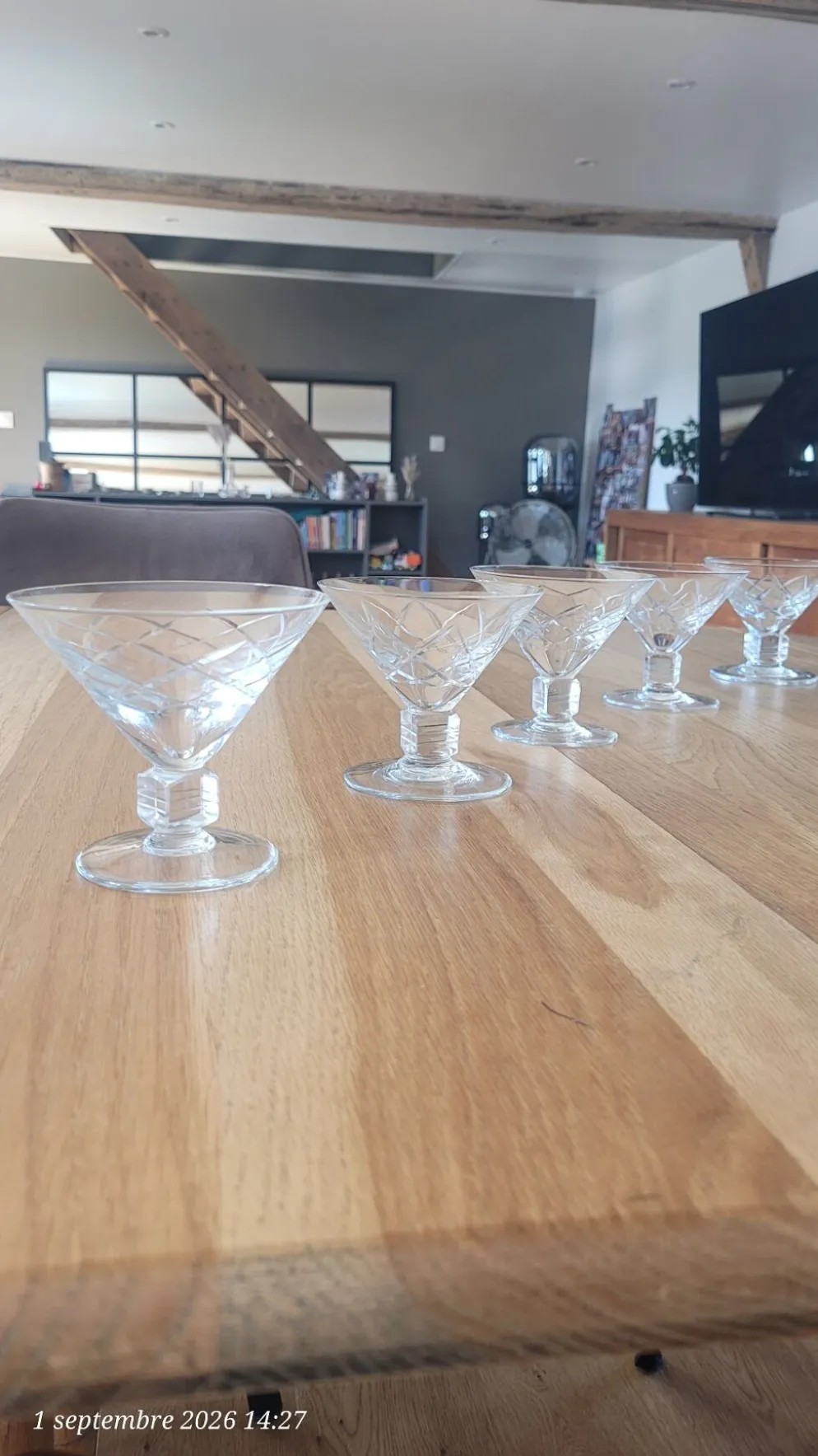 5 coupes à champagne en verre taillé