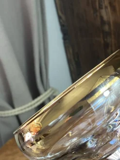 Coupes à champagne ou cocktails en verre avec dorure