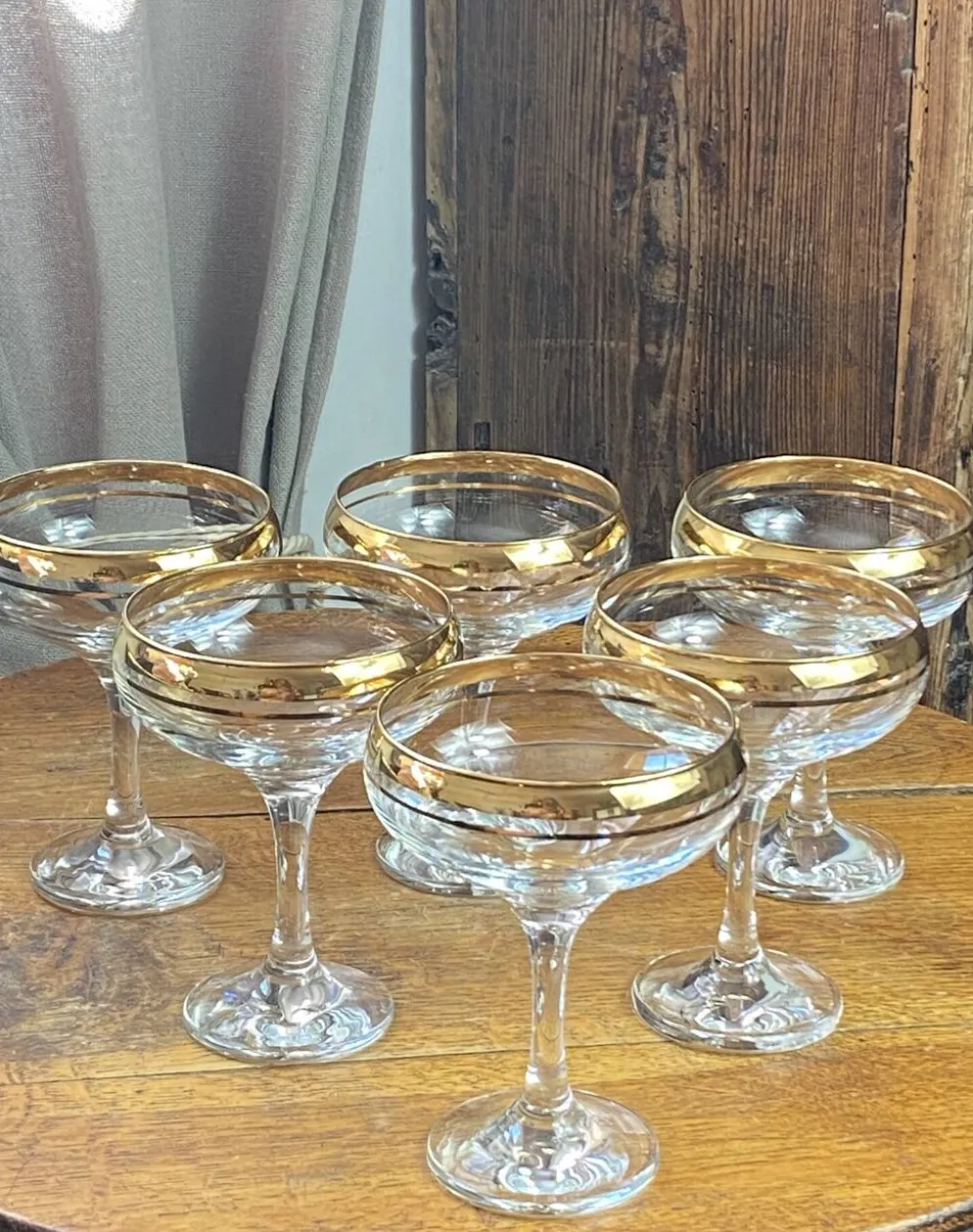 Coupes à champagne ou cocktails en verre avec dorure