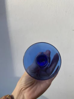 6 coupes à cocktails en verre bleu 1980