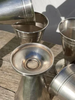 6 coupes coniques en métal argenté poinçonné / verres à pied art déco