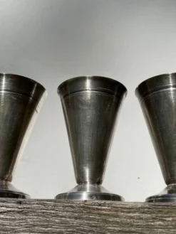 6 coupes coniques en métal argenté poinçonné / verres à pied art déco