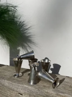 6 coupes coniques en métal argenté poinçonné / verres à pied art déco