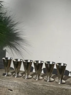 6 coupes coniques en métal argenté poinçonné / verres à pied art déco
