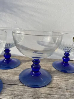 6 coupes à dessert / coupelles sur pied en verre bleu Luminarc