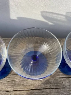 6 coupes à dessert / coupelles sur pied en verre bleu Luminarc