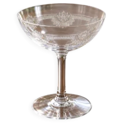 12 coupes en cristal de Saint-Louis Modèle « Manon » circa