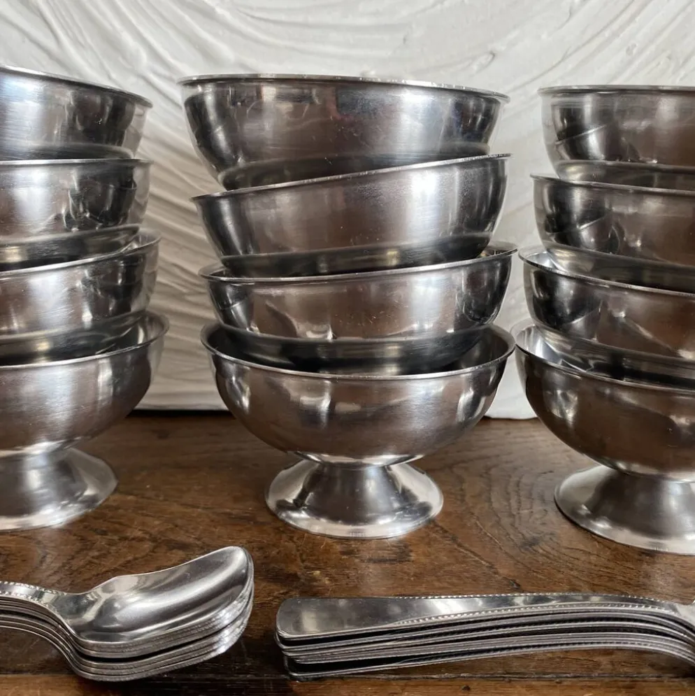 Coupes à glace en inox et cuillères