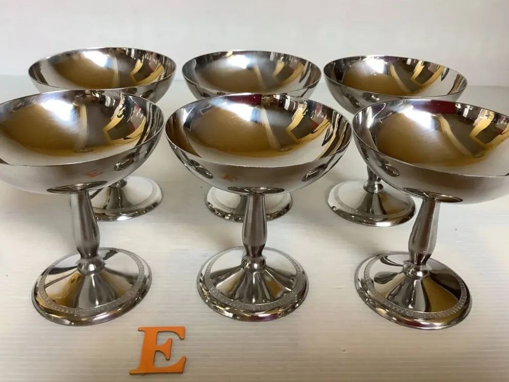 6 coupes à pied avec frise argenté en métal à glace