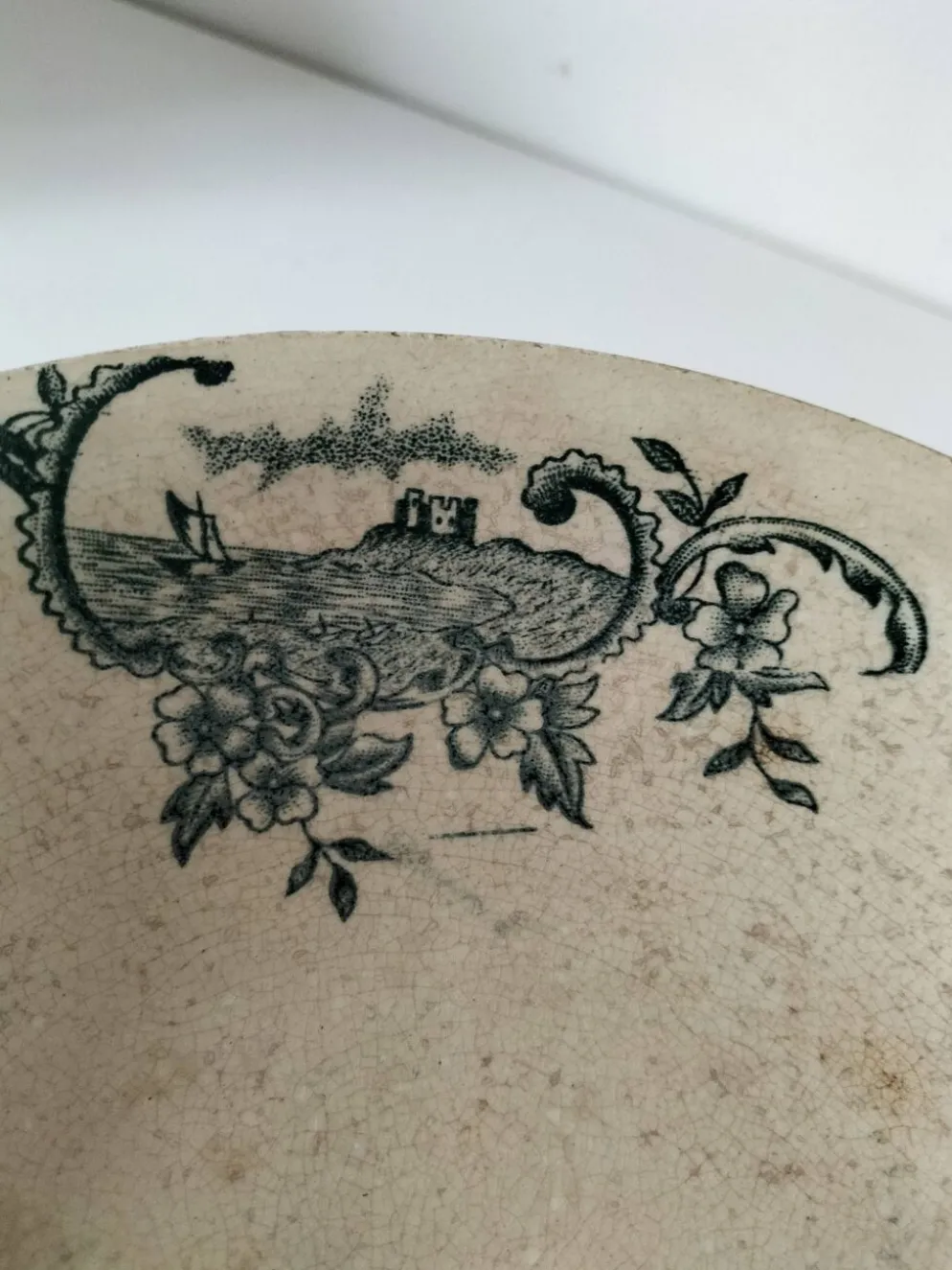 coupe sur piédouche en faïence fine – Manufacture de Grigny vers 1830–1860