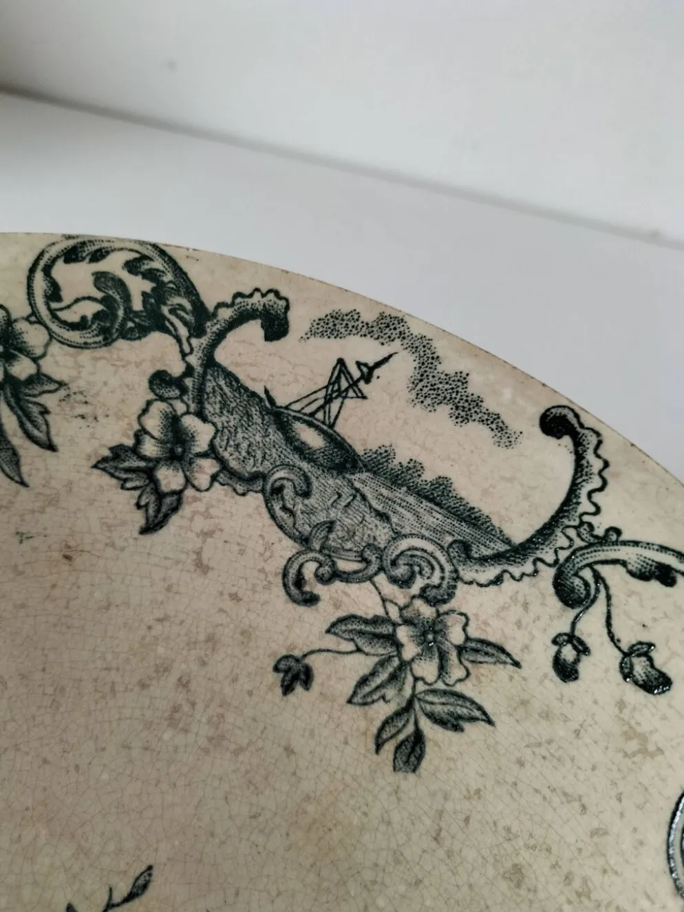 coupe sur piédouche en faïence fine – Manufacture de Grigny vers 1830–1860