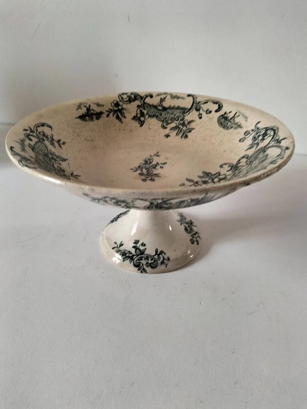 coupe sur piédouche en faïence fine – Manufacture de Grigny vers 1830–1860