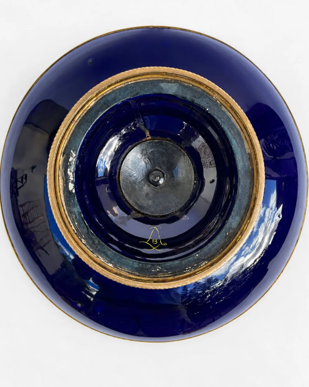 Coupe sur piédouche en porcelaine bleu cobalt, style Sèvres, fin XIXe