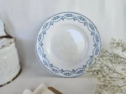 Coupe sur piédouche Saint Amand en terre de fer