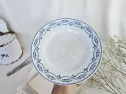 Coupe sur piédouche Saint Amand en terre de fer