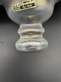 Coupe sur pied Eisch en verre nacré, bord bleu