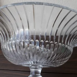 Coupe sur pied en verre