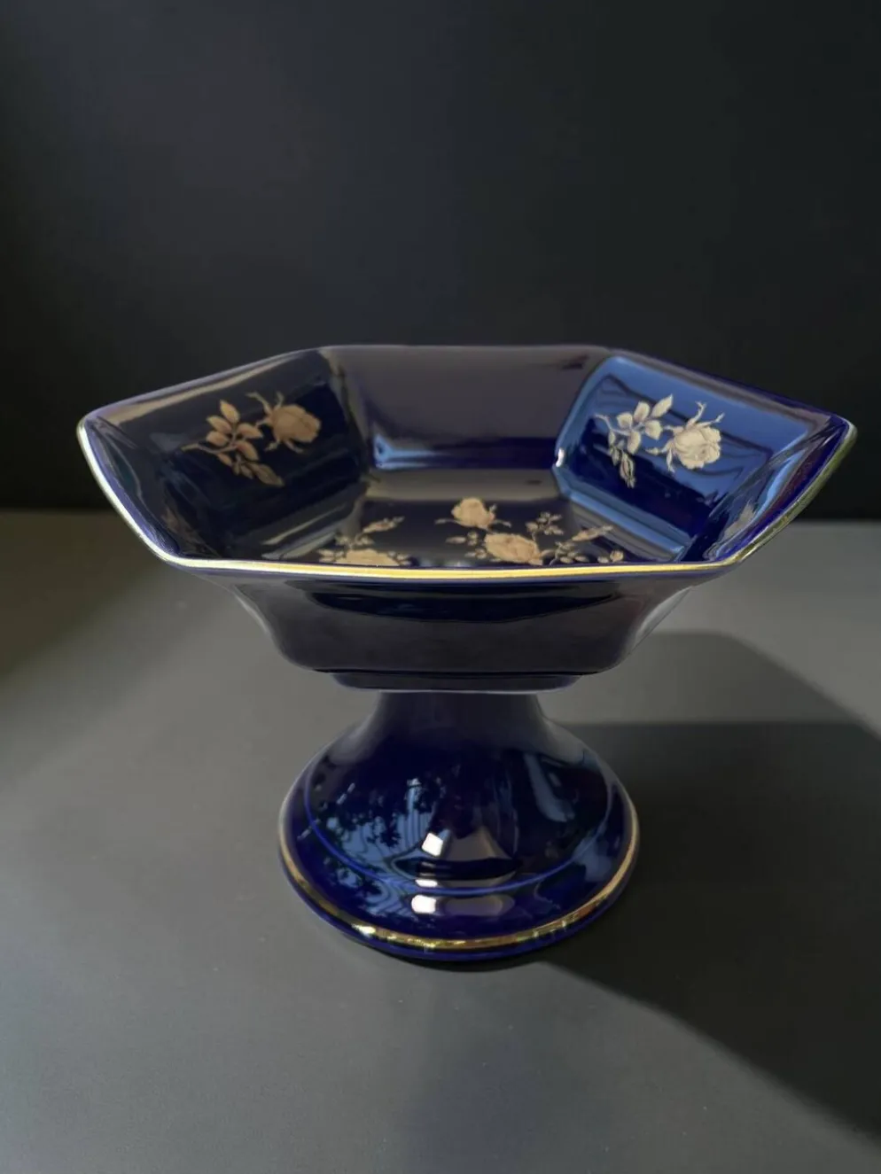 Coupe sur pied vintage BAREUTHER Bavaria, porcelaine cobalt et or, années 1