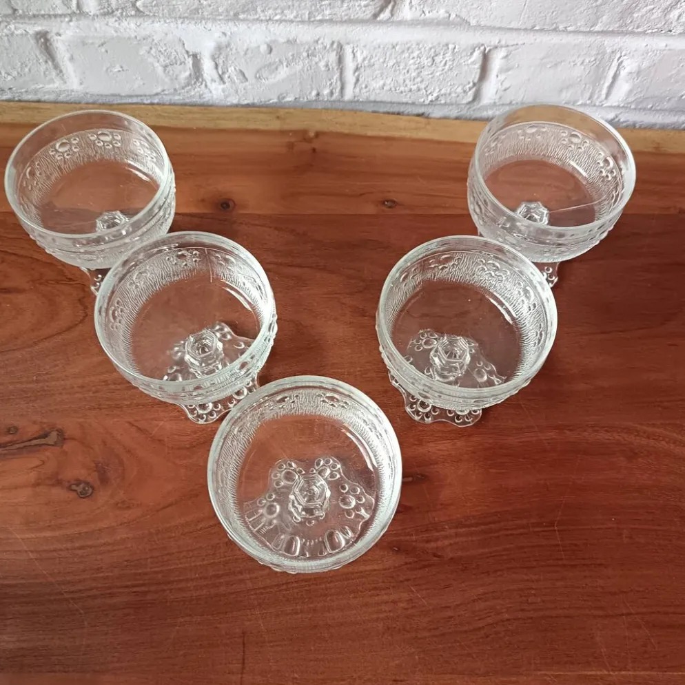 5 coupes vintage à pied pour cocktails glaces