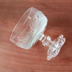 5 coupes vintage à pied pour cocktails glaces