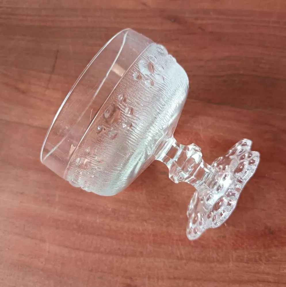 5 coupes vintage à pied pour cocktails glaces
