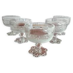 5 coupes vintage à pied pour cocktails glaces
