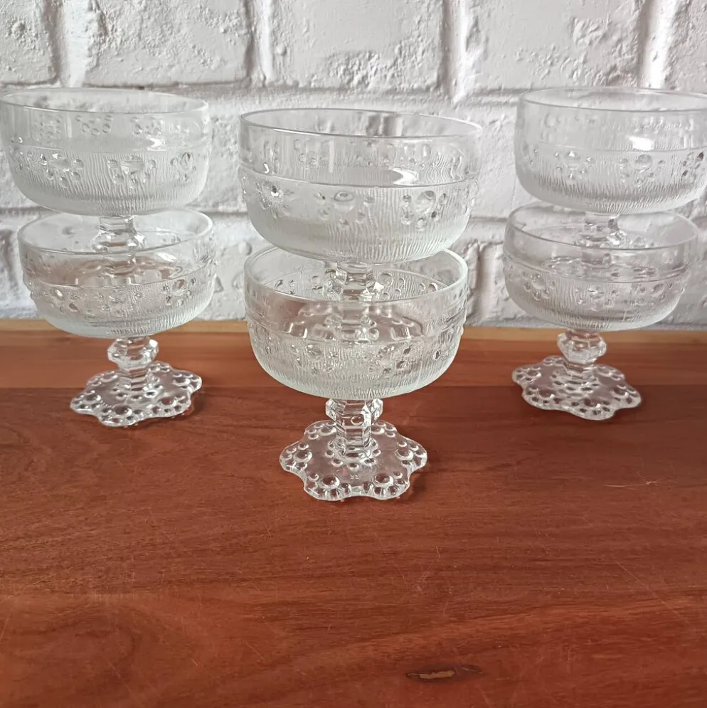 5 coupes vintage à pied pour cocktails glaces