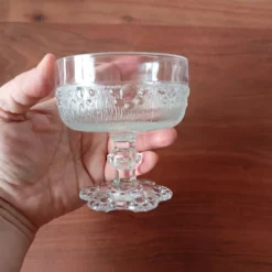 5 coupes vintage à pied pour cocktails glaces