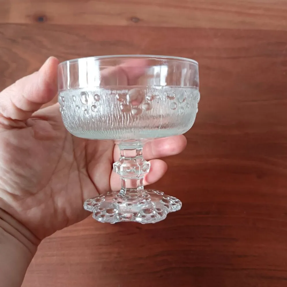 5 coupes vintage à pied pour cocktails glaces