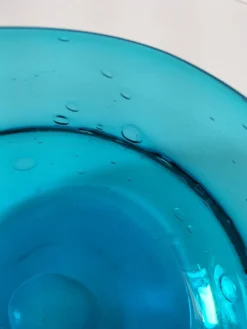Coupe vintage en verre bullé bleu turquoise