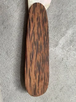 Couteau en nacre