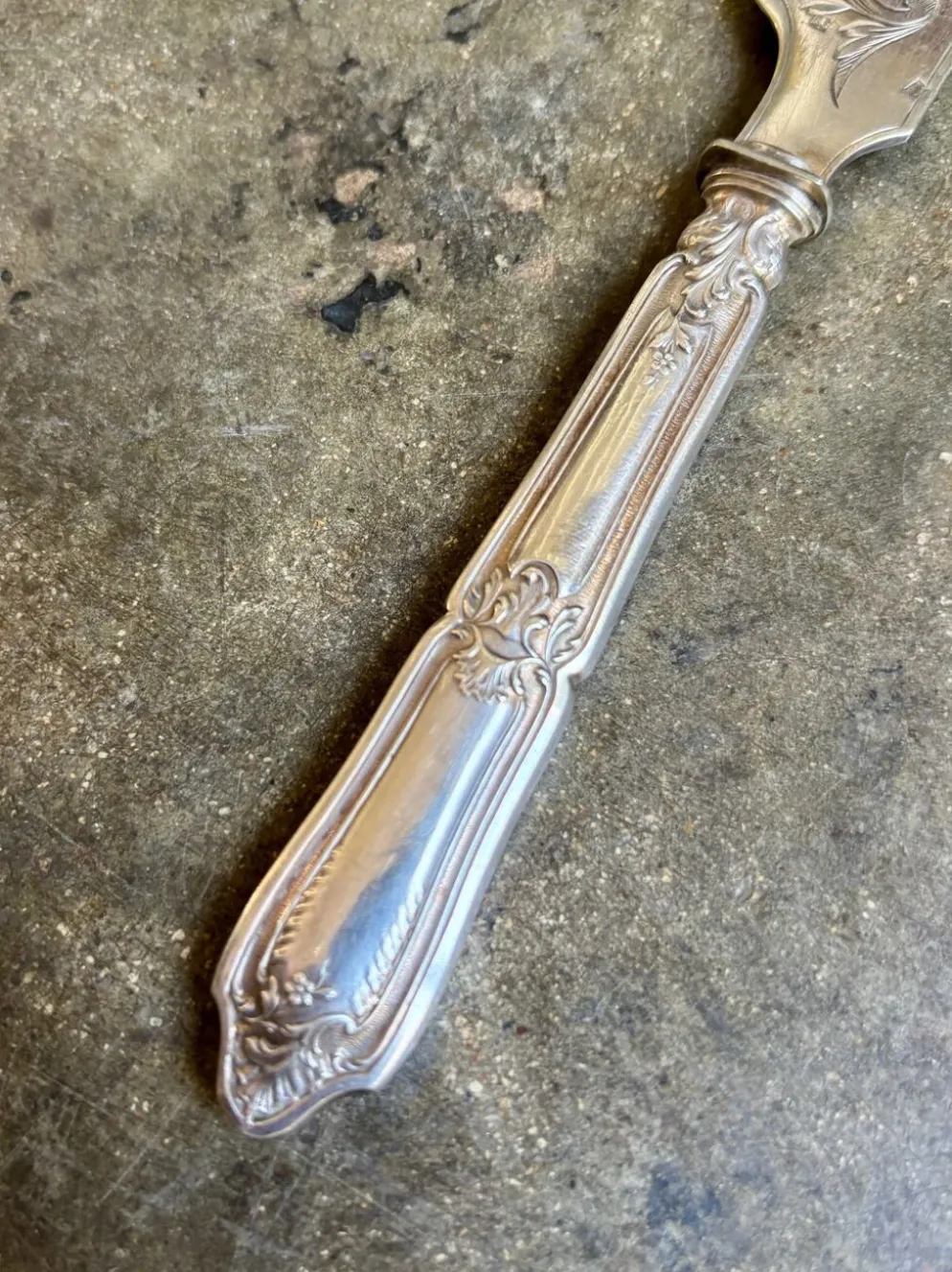 Couteau à mignardise, couvert de service en argent