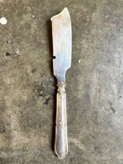 Couteau à mignardise, couvert de service en argent