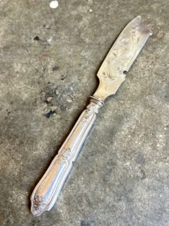 Couteau à mignardise, couvert de service en argent