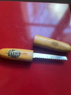 Couteau à pain trompe l’œil forme baguette Cuzin