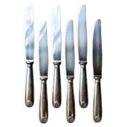 6 couteaux Christofle en métal argenté, décor coquille