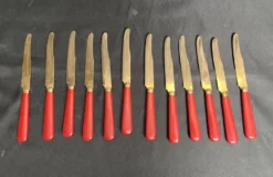 12 couteaux à dessert en vermeil, avec écrin, vers 1940