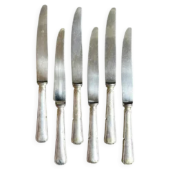 6 couteaux en métal argenté manche fourré et martelé