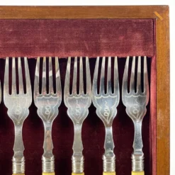 Couteaux et Fourchettes à Poisson en Argent Plaqué Ancien pour 12 personnes de Sheffield, Angleterre, années 1910, Ensemble de 24
